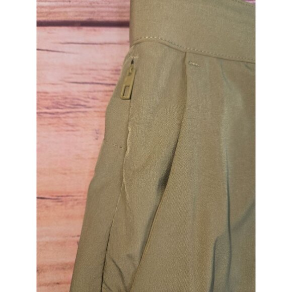 Fabletics Mens Khaki 8" Shorts Size 40 With Zip Pockets - Picture 3 of 7